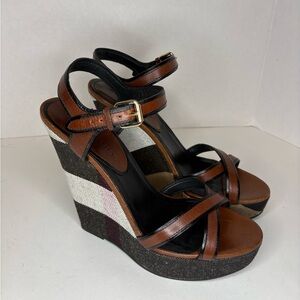 Burberry Whelan Crisscross Check Wedge